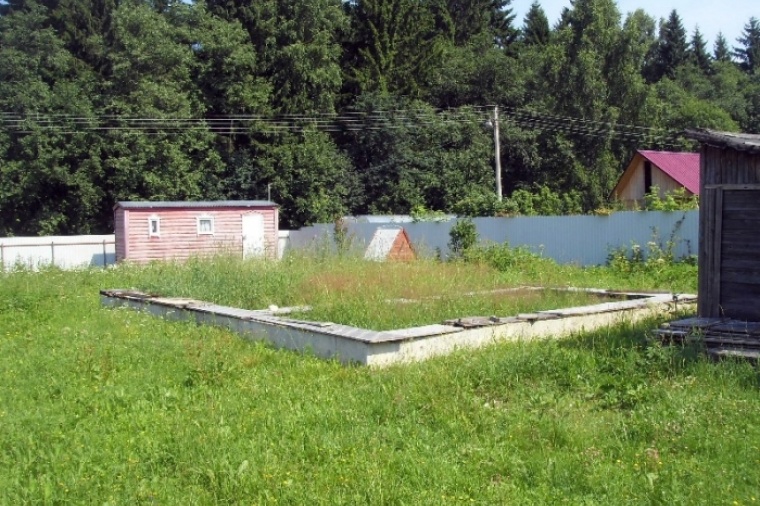 Земельный участок в поселок городского типа Уваровка