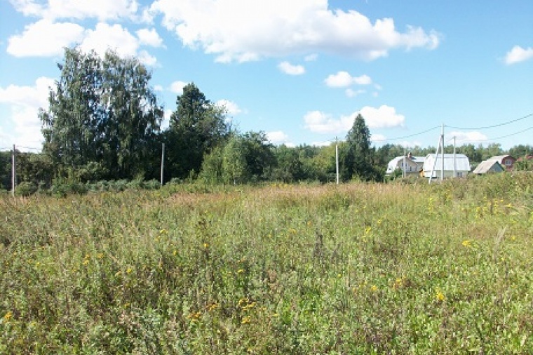 Земельный участок в деревне Акатове 