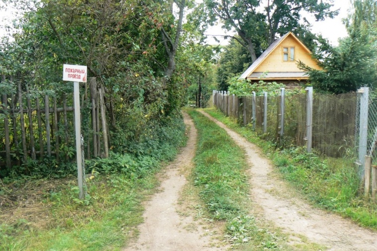 Земельный участок в деревне Юминском 