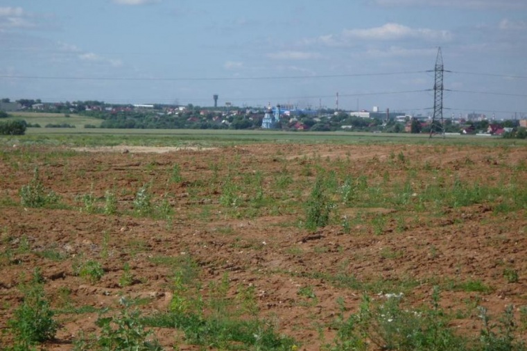 Земельный участок в деревне Макарово 