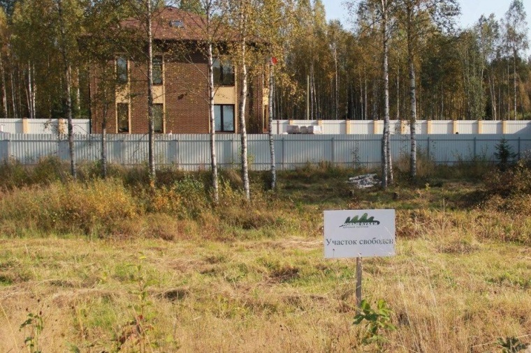 Земельный участок в деревне Варкалово 