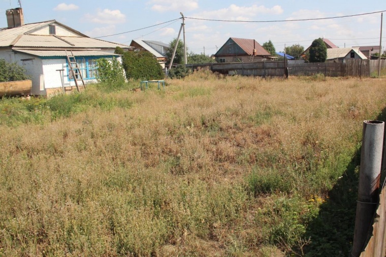 Земельный участок в селе Нежинке