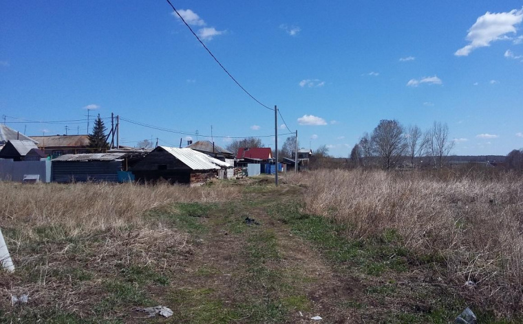 Земельный участок в селе Долгодеревенском