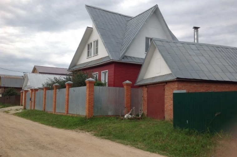 Дом в рабочем поселке Медведеве