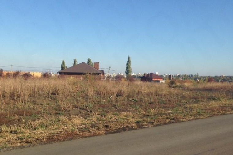 Земельный участок в поселке Дубовом 