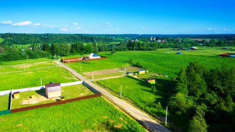 Земельный участок в деревне Михайловском 