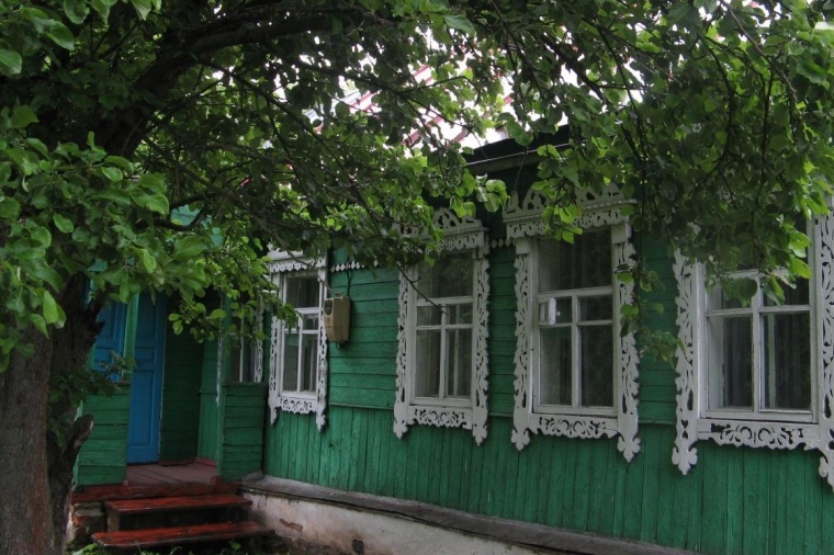 Дом в рабочем поселке Дмитриевке