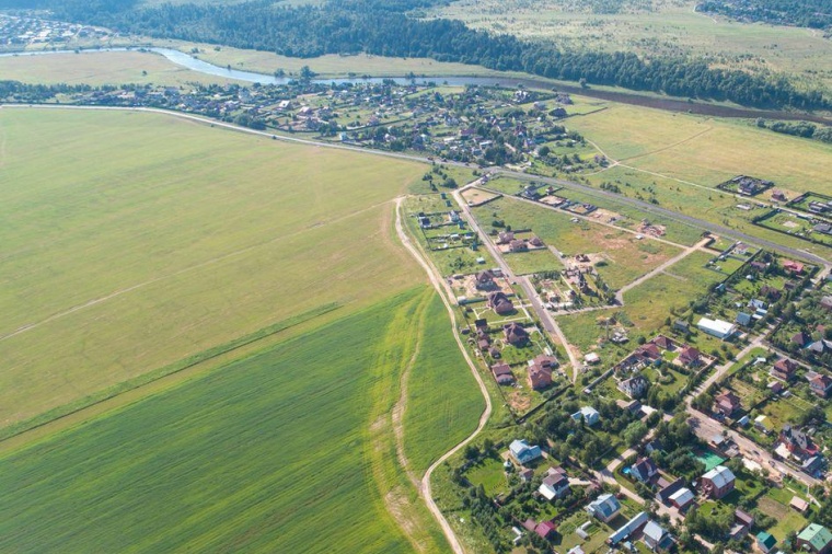 Земельный участок в деревне Бушарино 